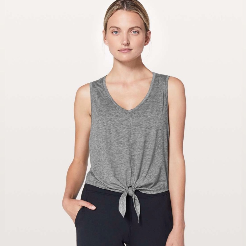 🍋 Lululemon “Knot Gonna Fly Tank” 🍋 EUC ⭐️LIKE NEW⭐️ {Sz: 6} 🩶Gray🩶 v-neck